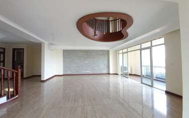 4 Bed Apartment with En Suite in Parklands