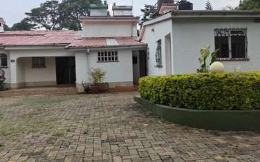 4 Bed House with En Suite at Lakeview Drive