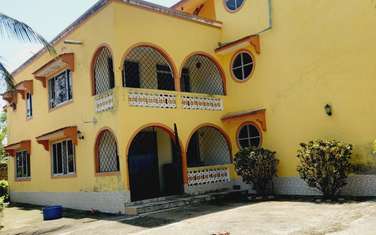 5 Bed Townhouse with En Suite in Bamburi
