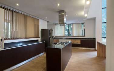 4 Bed Apartment with En Suite at General Mathenge