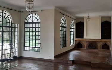 4 Bed House with Garden in Nyari