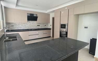 4 Bed House with En Suite at Lavington