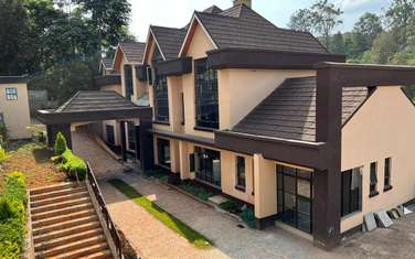 8 Bed House with En Suite at Nyari