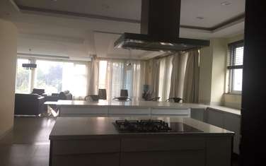 5 Bed Townhouse with En Suite in Spring Valley
