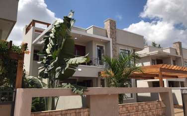 4 Bed Villa with Garden at Eastern Bypass
