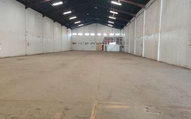 18,000 ft² Warehouse with Parking in Mombasa Road