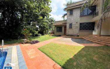 4 Bed Villa with En Suite in Nyari