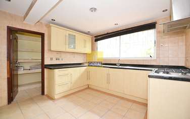 5 Bed Apartment with Parking in Brookside