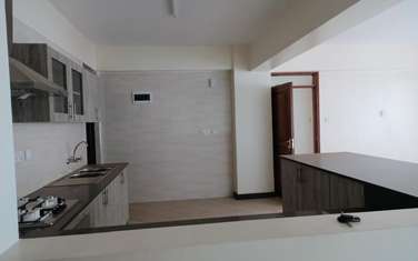 3 Bed Apartment with Balcony in Mountain View
