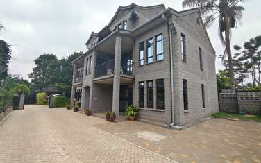 1 Bed Villa with En Suite in Lavington