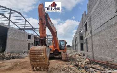 10,000 ft² Warehouse with Parking in Ruiru