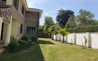 Commercial Property with Parking in Gigiri