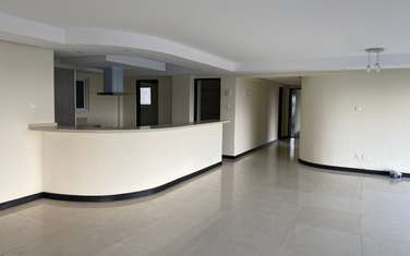 3 Bed Apartment with En Suite in Riverside