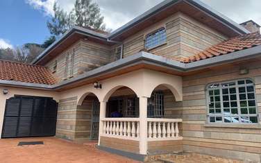 5 Bed House with En Suite in Nyari