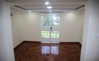 5 Bed House with Garden in Lavington