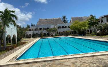 Studio Apartment with En Suite at Silversand Beach