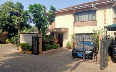 4 Bed Townhouse with En Suite at Kabarsiran