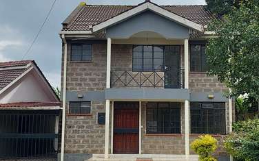 4 Bed Townhouse with Walk In Closet at 7Th Drive Kerarapon Drive
