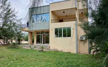 4 bedroom villa for sale in Kikambala