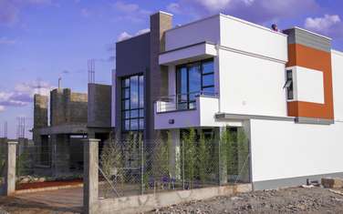 4 Bed Townhouse with Swimming Pool in Eastern ByPass
