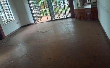 0.75 ac Office with Service Charge Included in Lavington
