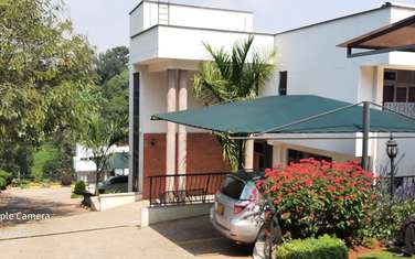 5 Bed Townhouse with En Suite in Nyari