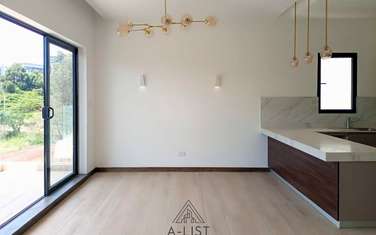 Serviced 1 Bed Apartment with En Suite at Two Rivers