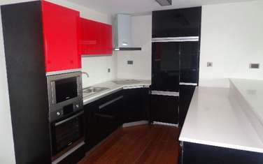 Serviced 2 Bed Apartment at Wood Avenue