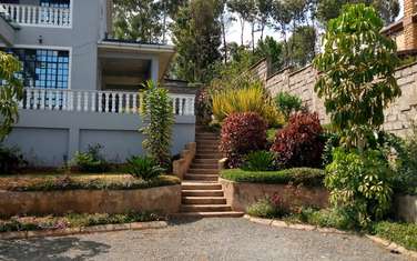 5 Bed House with En Suite in Ngong