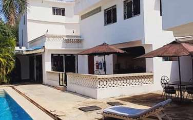 4 Bed Villa with En Suite in Kikambala