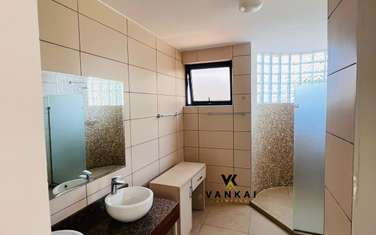 3 Bed Apartment with En Suite in Riverside