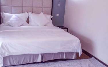 Serviced 1 Bed Apartment with En Suite in Kilimani
