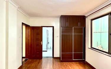 5 Bed Townhouse with En Suite in Lavington