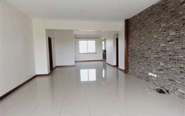 3 Bed Apartment with En Suite at 6Th Parklands