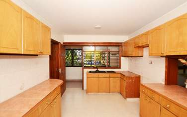 5 Bed Apartment with Parking in Parklands