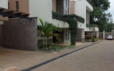 5 Bed House with Garage in Lavington