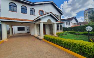 5 Bed Townhouse with En Suite at Brookside Drive