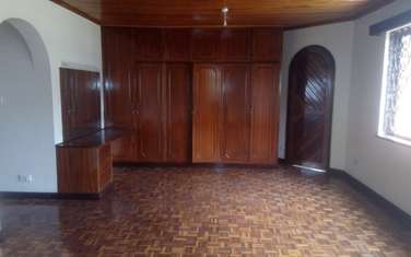 Office with Fibre Internet in Kitisuru