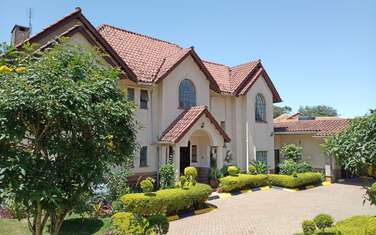 4 Bed Townhouse with En Suite at Mae Ridge