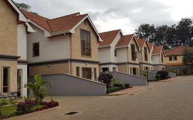 5 Bed Townhouse with En Suite at Lifestyle Signature