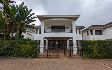 4 Bed Townhouse with Swimming Pool at Grevillia Groove