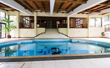 4 Bed House with En Suite in Lake View