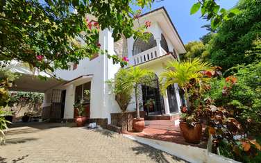 3 Bed House with Aircon in Nyali Area