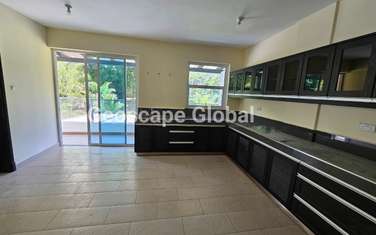 4 Bed Apartment with En Suite in Westlands Area