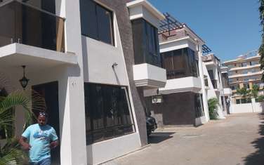 4 Bed Townhouse with En Suite at Nyali