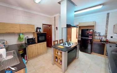 6 Bed House with En Suite at Nairobi