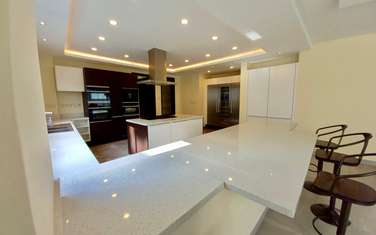 Serviced 4 Bed Apartment with En Suite in General Mathenge