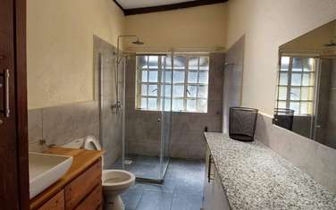 2 Bed House with En Suite at Karen Hardy