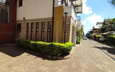 5 Bed Townhouse with En Suite at Kabarsiran Road