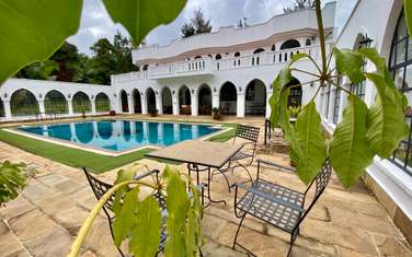 4 Bed Villa with En Suite in Nyari